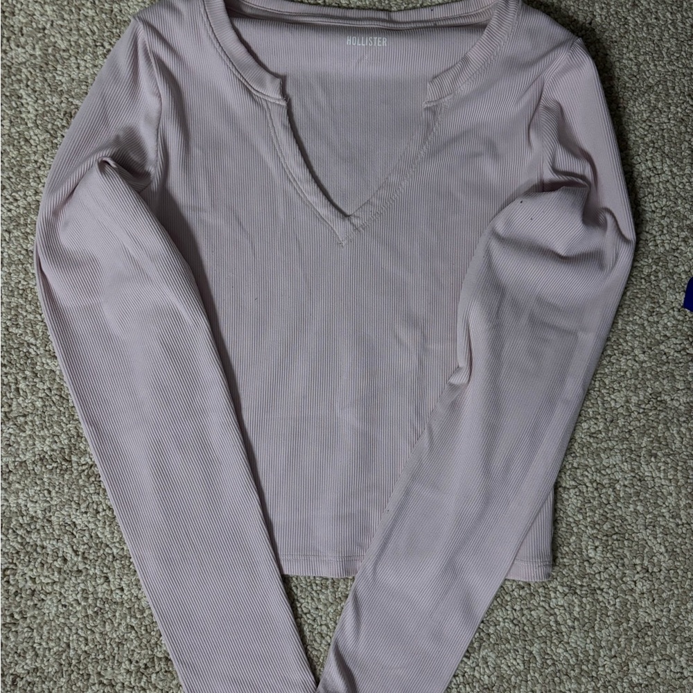 Hollister Women's Light Pink V-Neck Long Sleeve Tee
